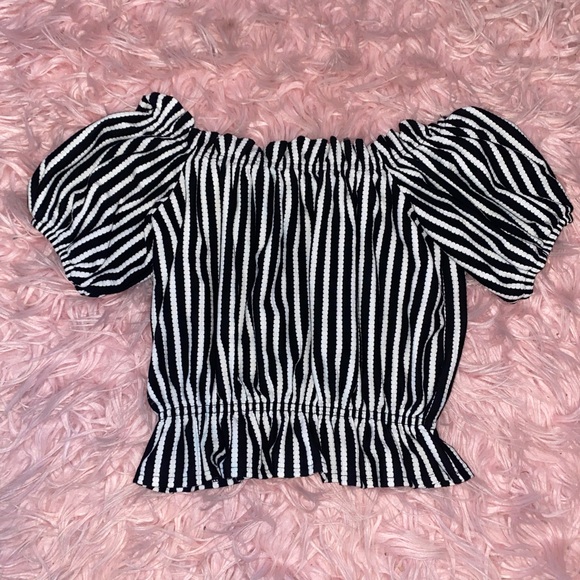 FREE WITH ORDER 🦓H&M Striped off the shoulder top - Picture 3 of 5